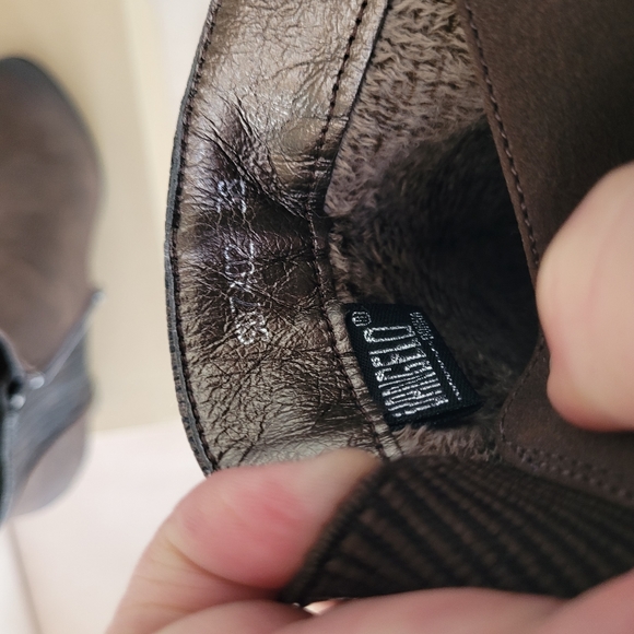 Brown ankle boots - Picture 8 of 9